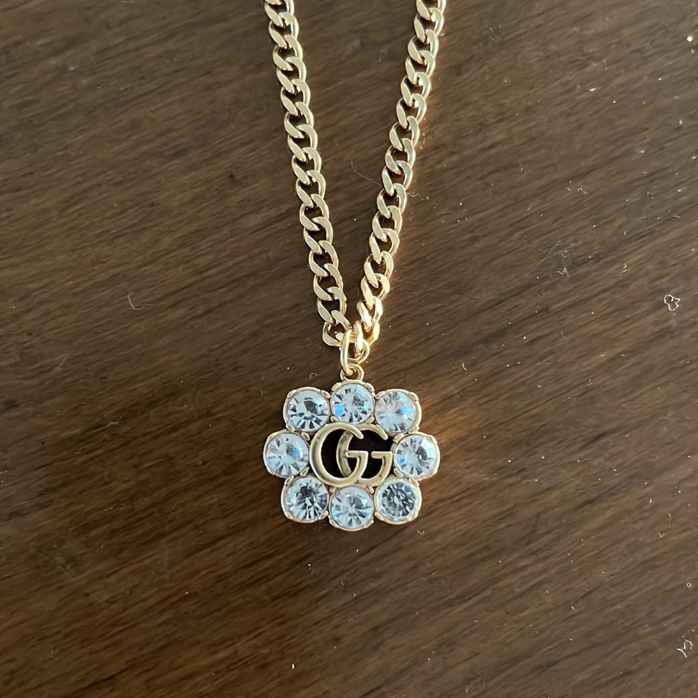 G💎CCI crystal flower necklace
